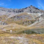 lago inferiore e dietro la testa grigia