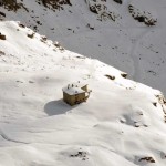 zoomata dalla vetta verso il rifugio arp