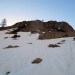 promontorio roccioso fuori dal bosco