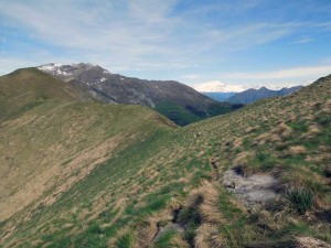 traverso sotto il cerano e in fondo il massone con la cresta da percorrere